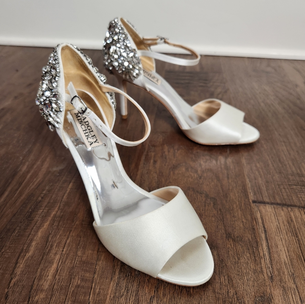 BADGLEY MISCHKA ivory satin rhinestone heel shoes
